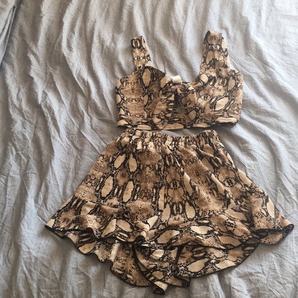 Snake print short and bralette set - Picture 1 of 3
